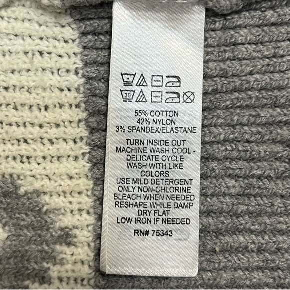 Sincerely Jules Gray and White Heart Open Front Chunky Cardigan size XS - Picture 4 of 9